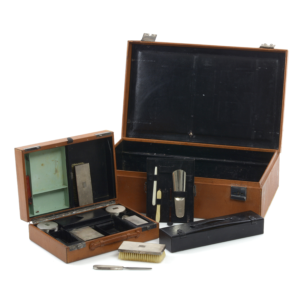 S.T. Dupont. Maletín para caballero con estuche de vanidad.