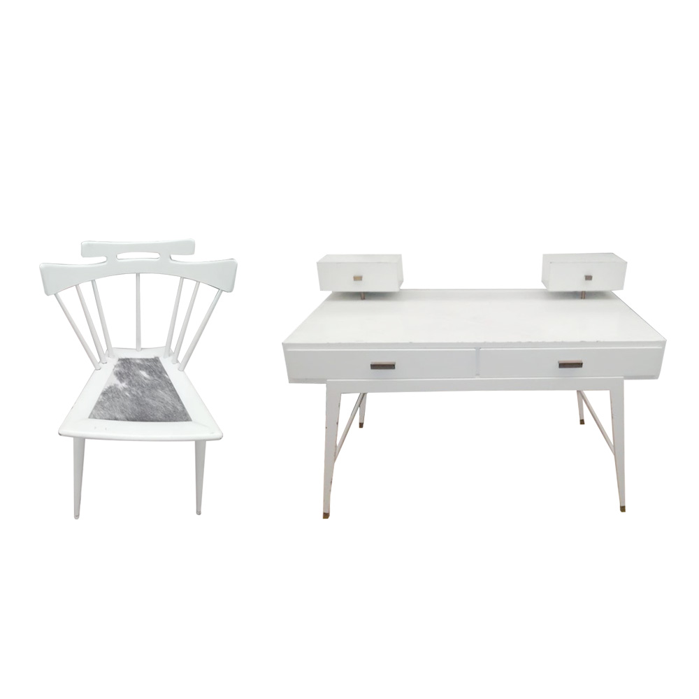 Eugenio Escudero. Escritorio con silla en madera laqueada blanca
