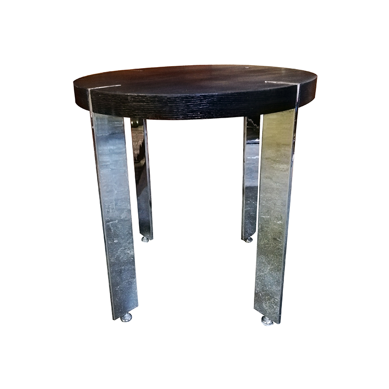 Mesa lateral en acero cromado con cubierta circular de madera negra