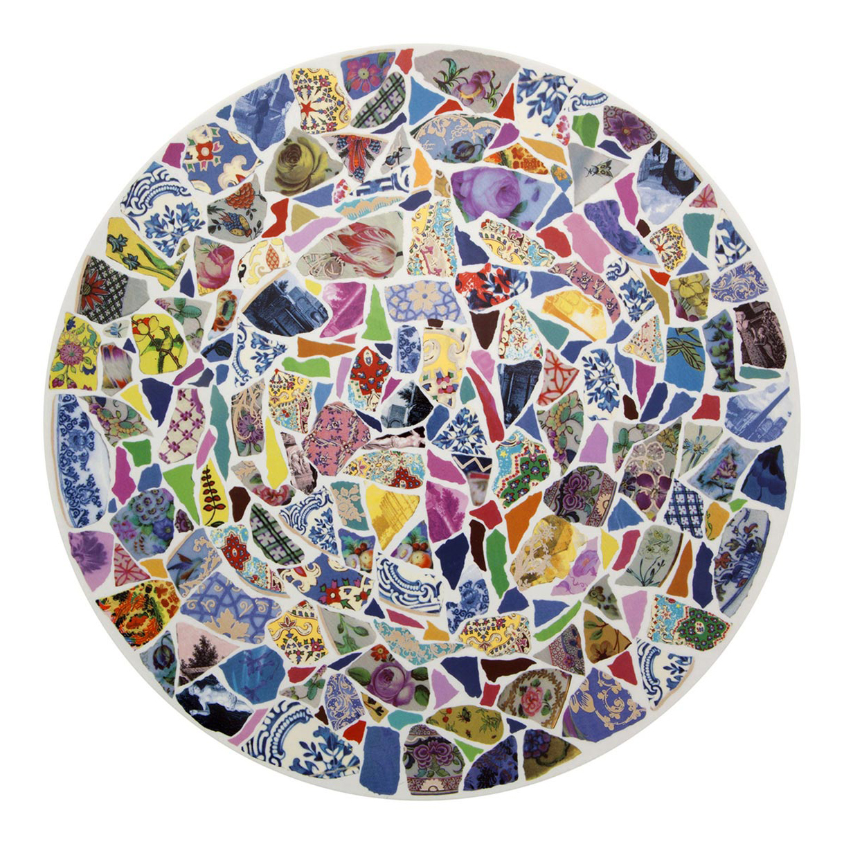 Plato de presentación Picassiette. Diseño de Christian Lacroix