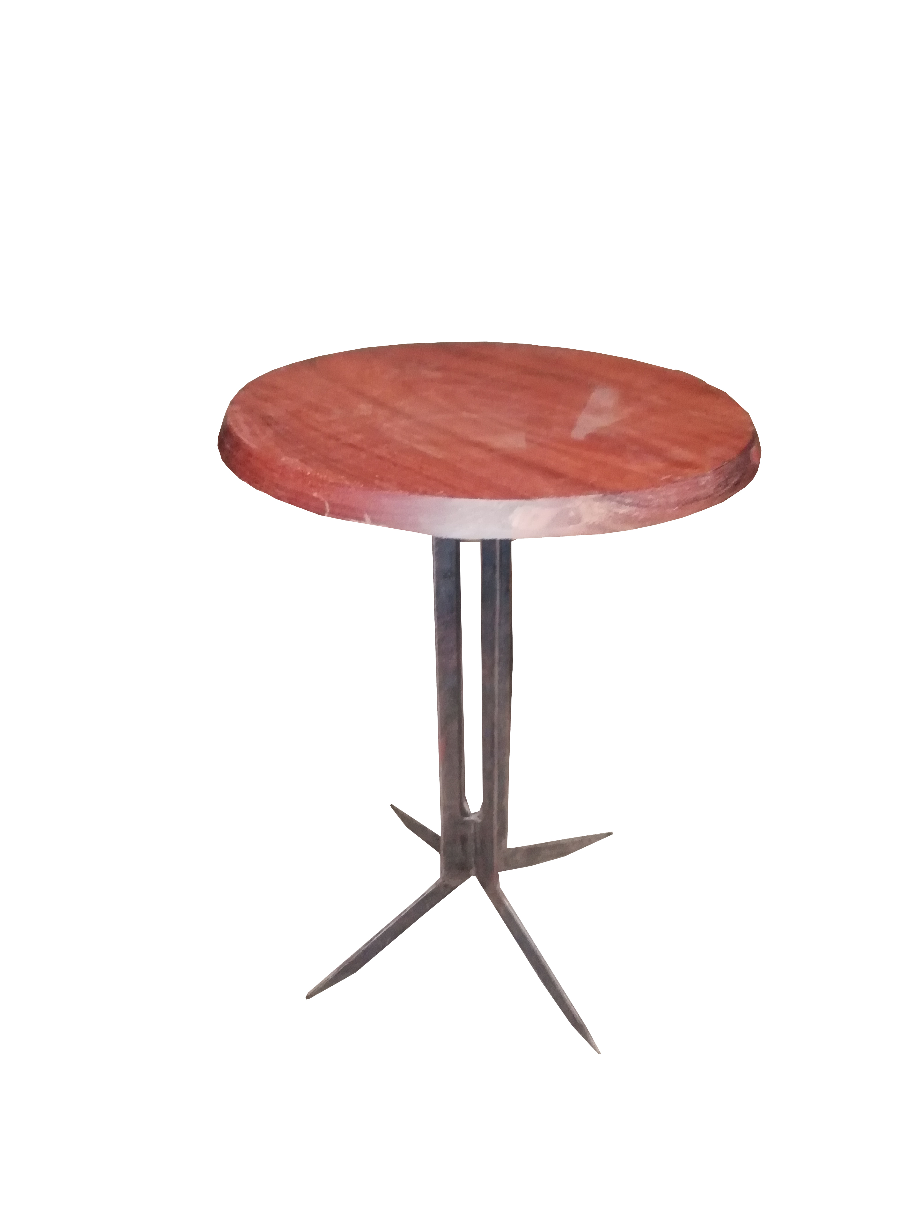 Víktor Martínez. Mesa lateral prototipo con cubierta de nogal y soportes en acero