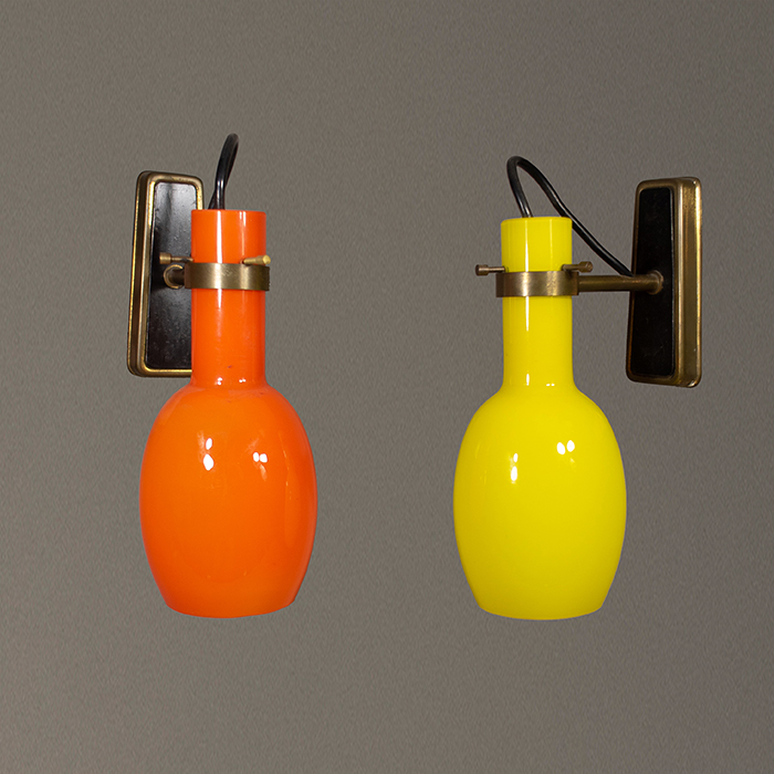 Stilnovo. Par de arbotantes en cristal naranja y amarillo