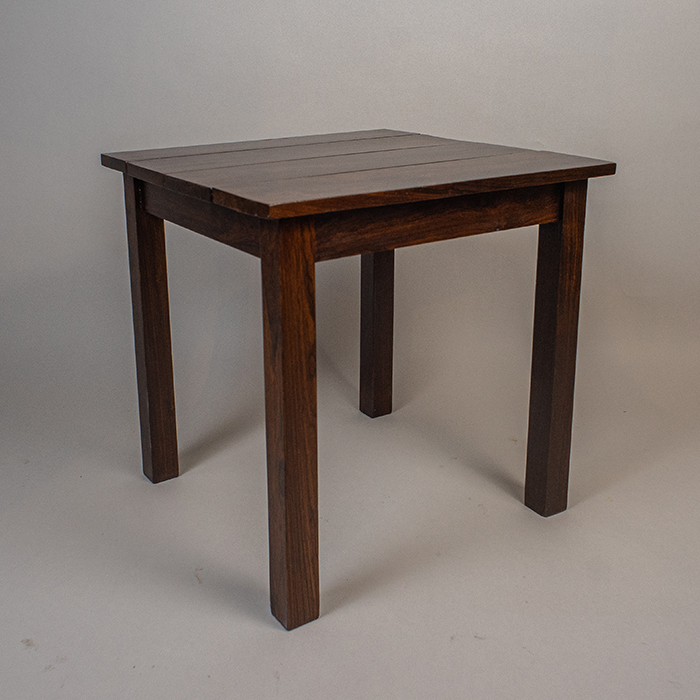 Mesa lateral en madera de cuéramo con cubierta cuadrangular