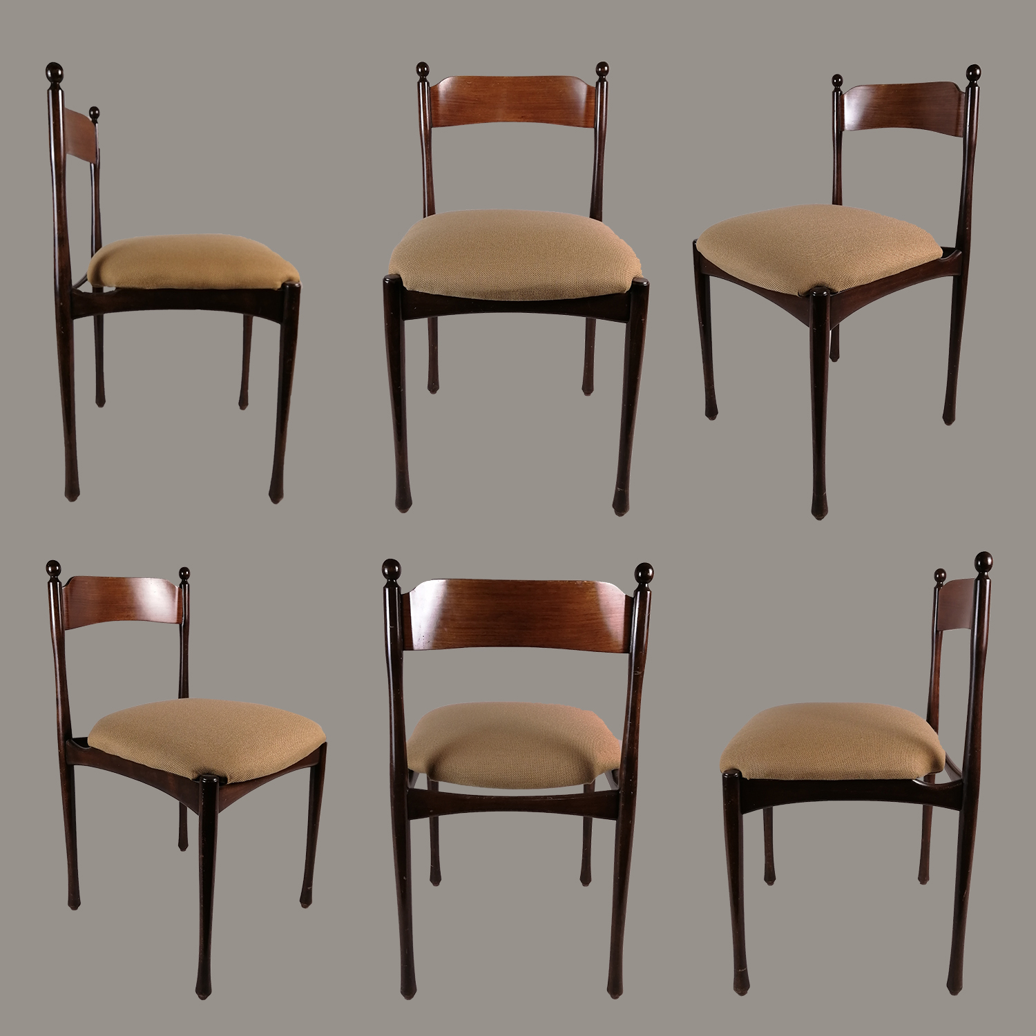 Par de sillas en madera de palisando. Sobre el diseño de Franco Albini. (P/PAR)