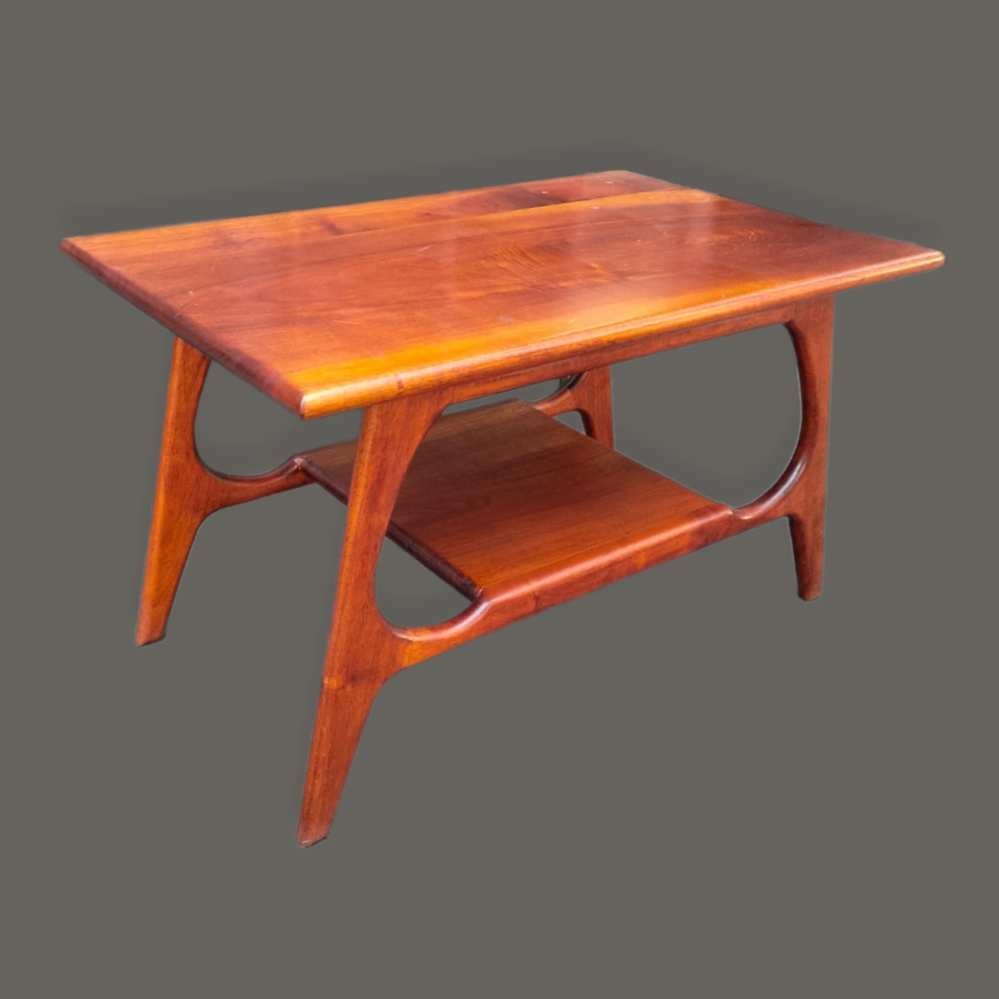 Mesa de centro estilo Danesa en caoba