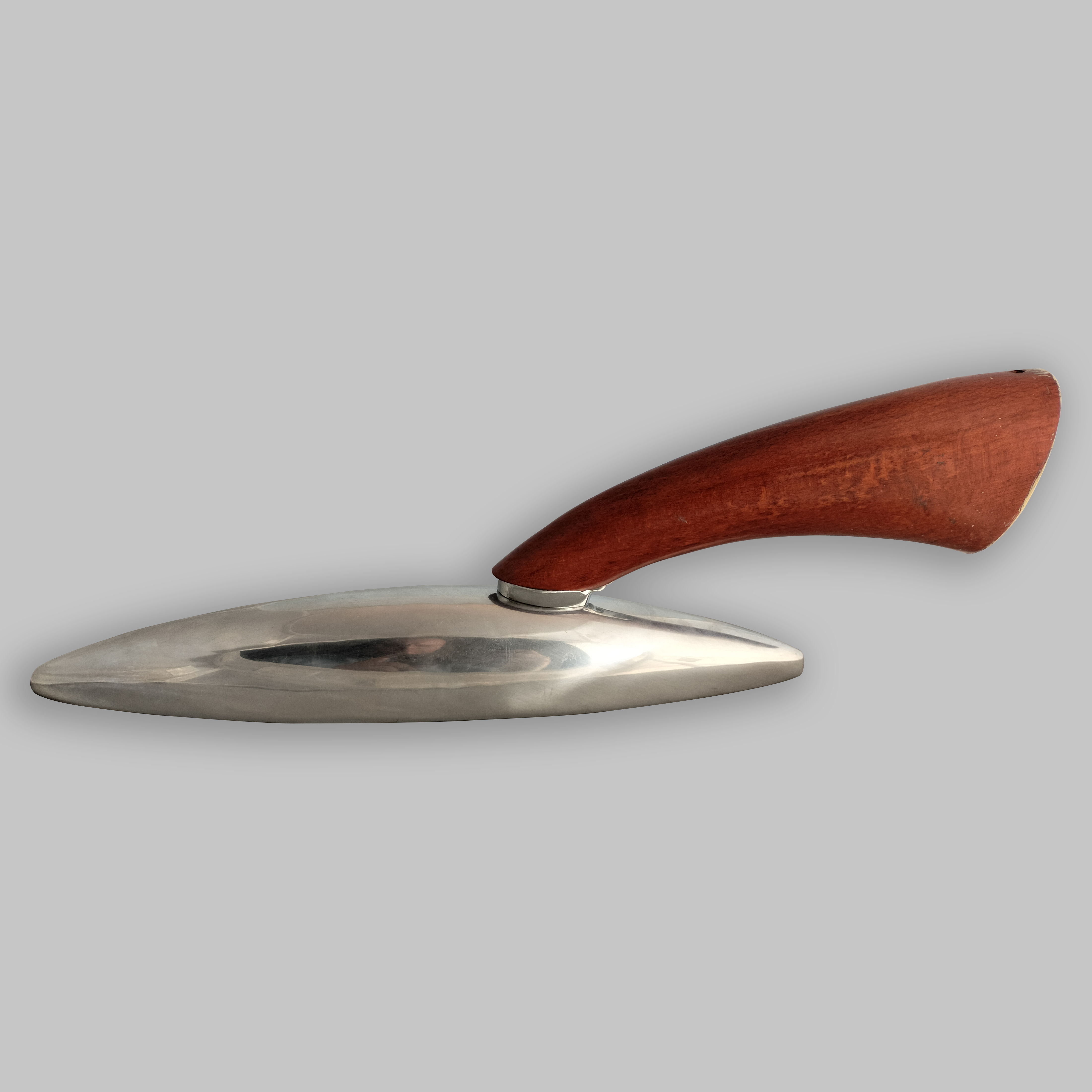 Bilux. Arbotante Atala en aluminio cromado y madera