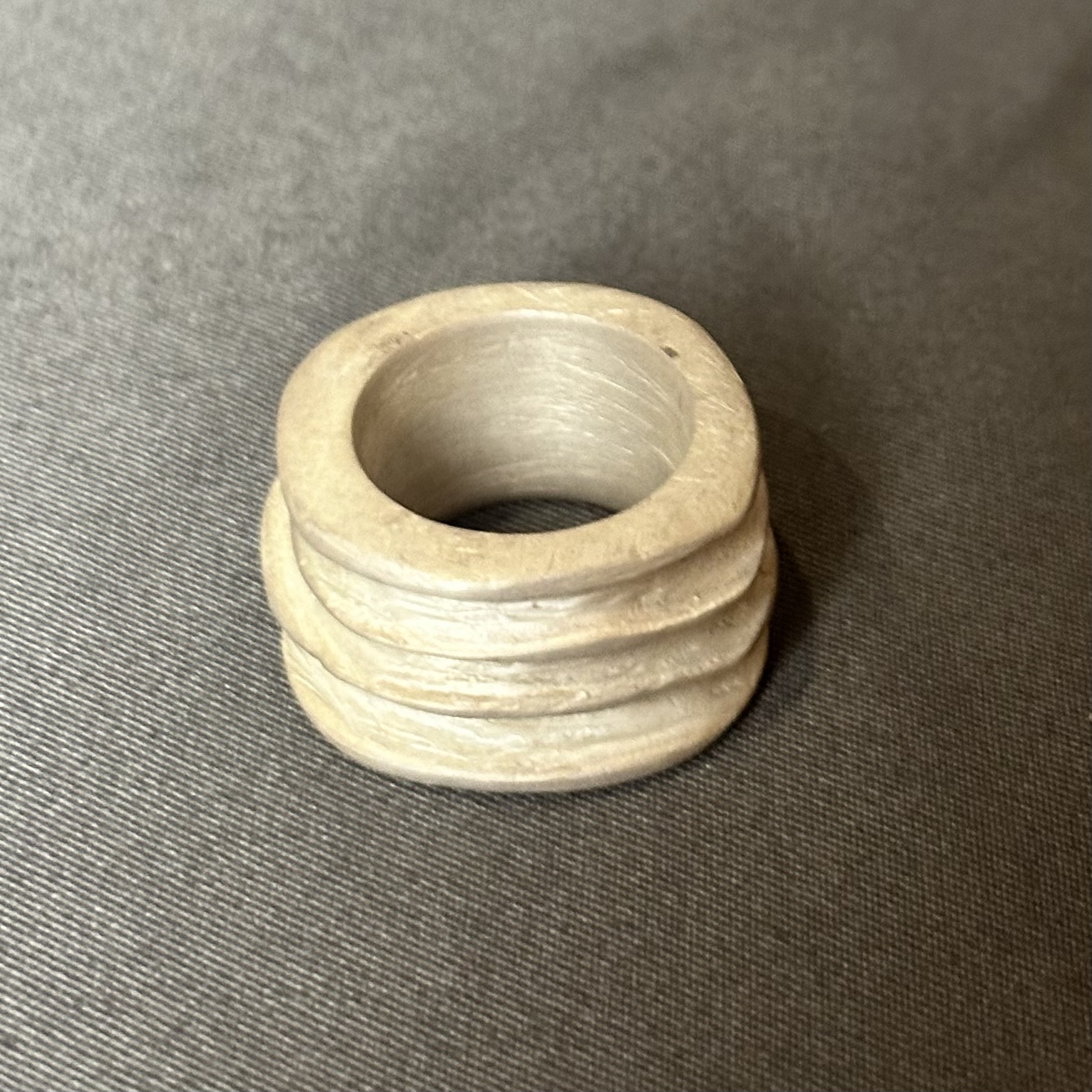 María José de Simón. Anillo de plata