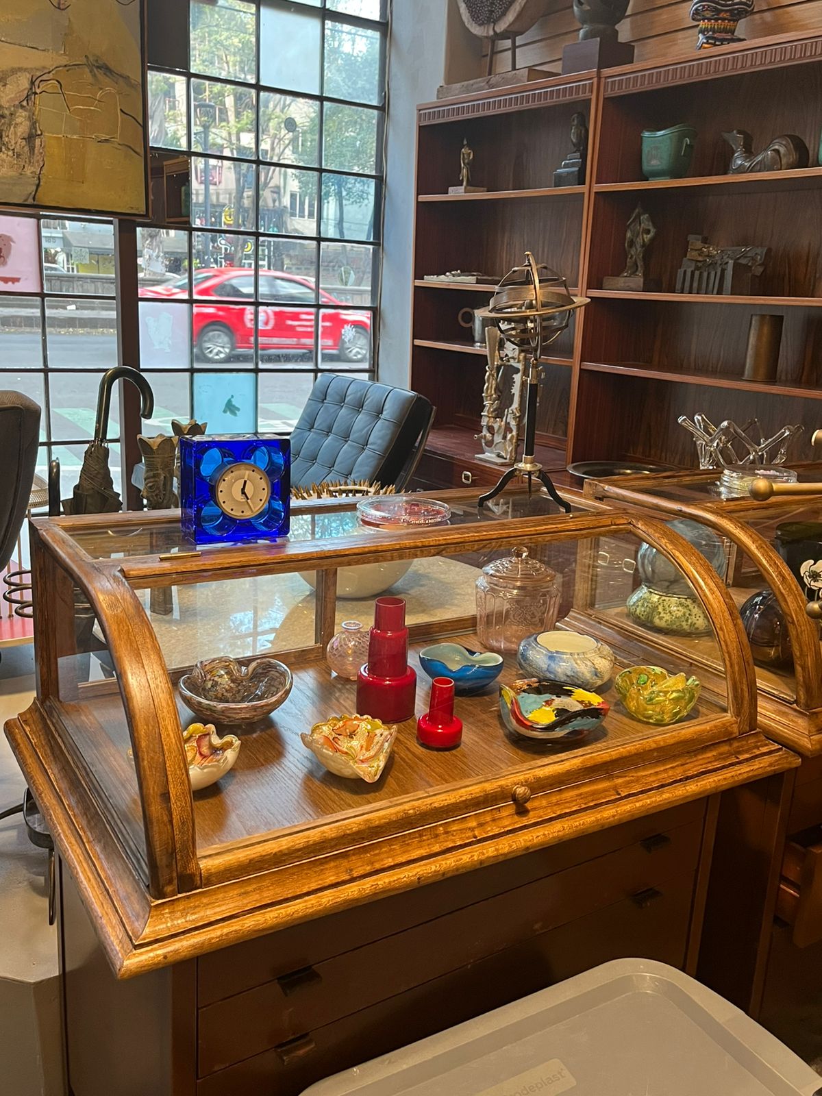 Vitrina de pan grande en madera de encino