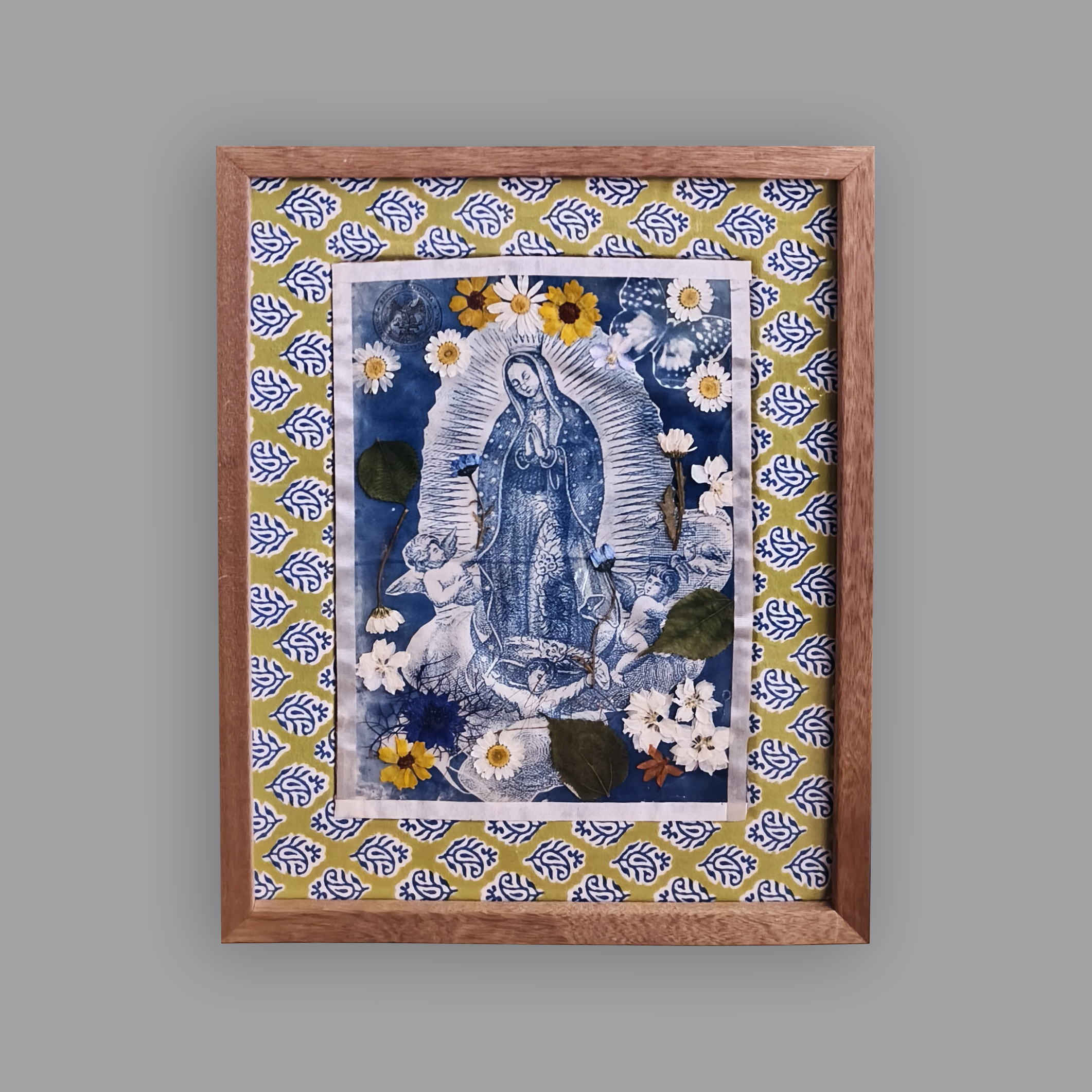 Gabriela Montesinos. Virgen de Guadalupe. Collage y cianotipia