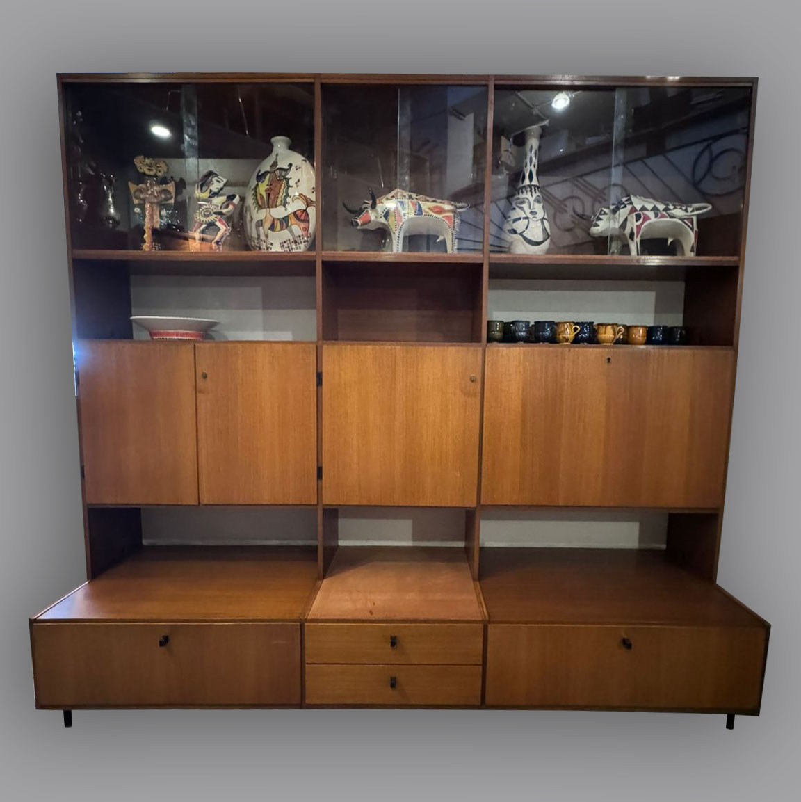 BEHR Möbel. Gabinete modular de teca
