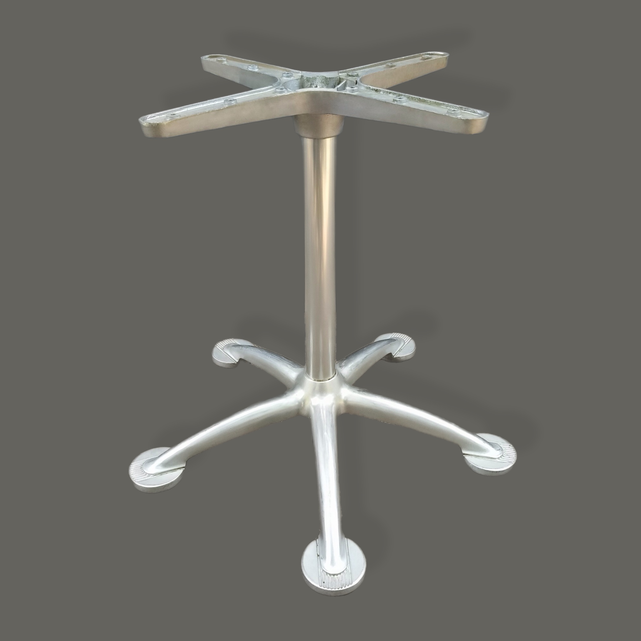 Jorge Pensi. Base para mesa de comedor Toledo en aluminio