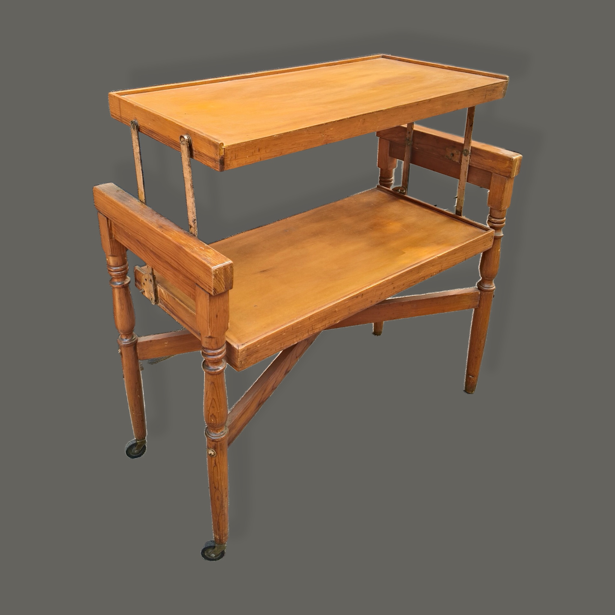 Mesa auxiliar transformable en cedro rojo