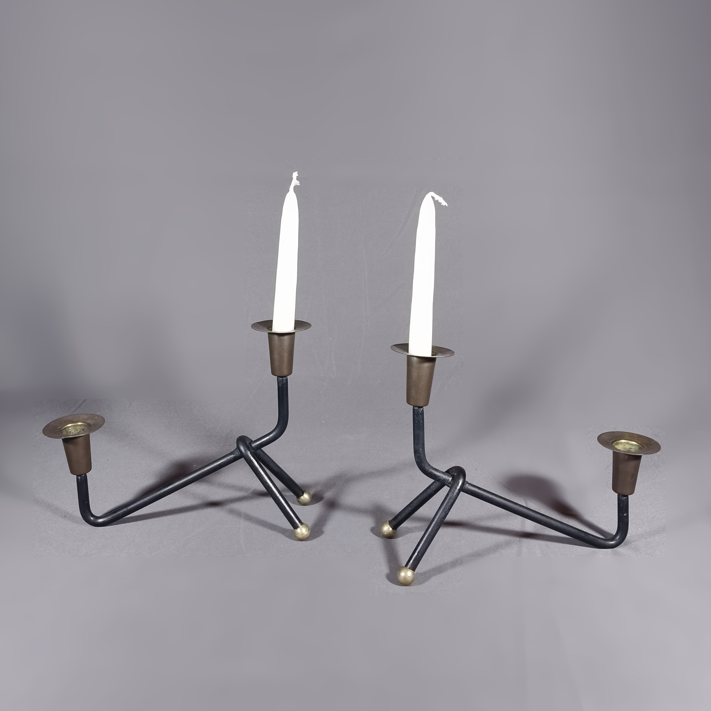 Par de candelabros para 2 velas en acero negro y bronce