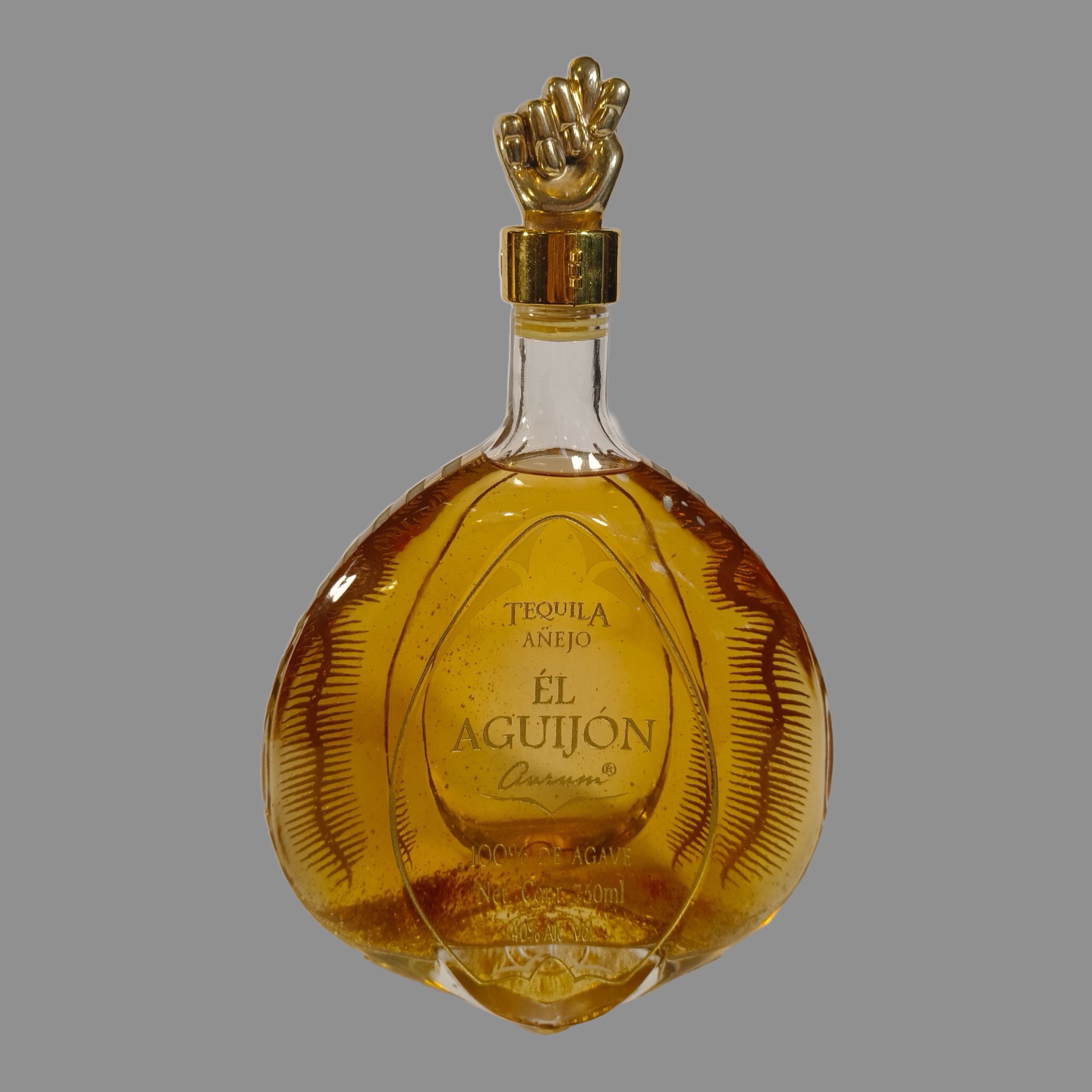 El Aguijón. Tequila Añejo. Botella de Pedro Friedeberg