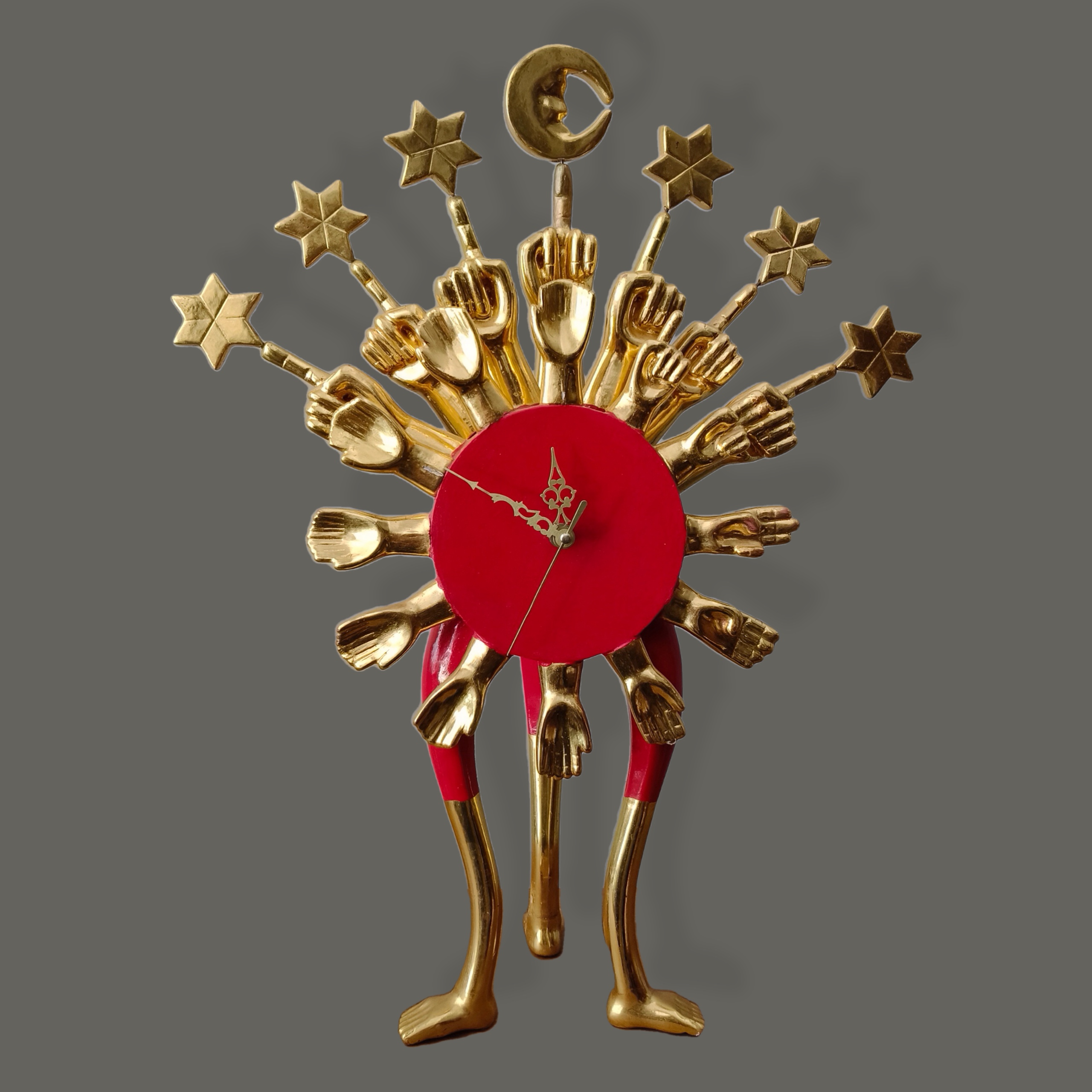 Pedro Friedeberg. Reloj astroecológico en madera y hoja de oro