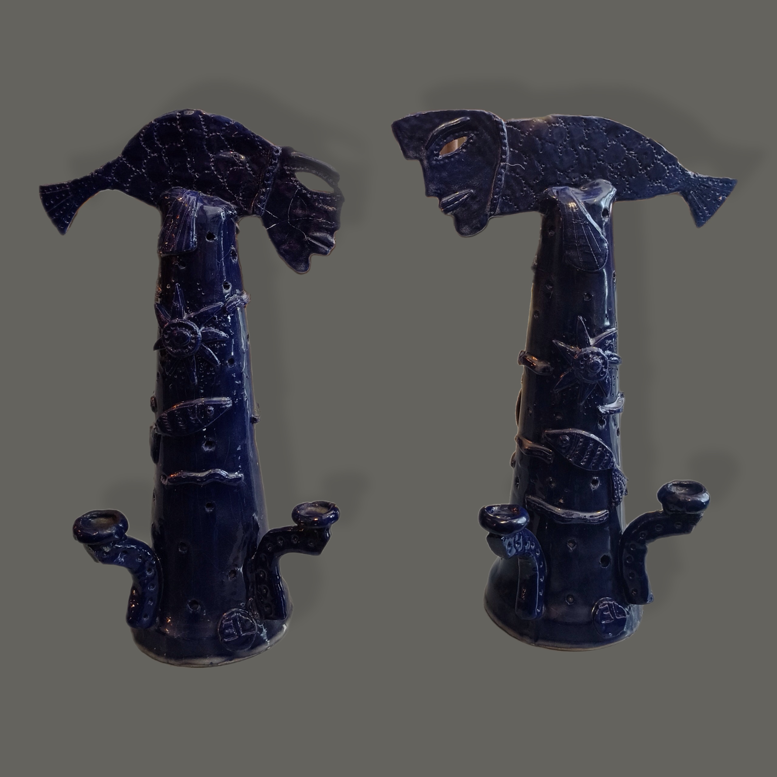 Eric Ledoux. Par de candelabros en cerámica azul cobalto