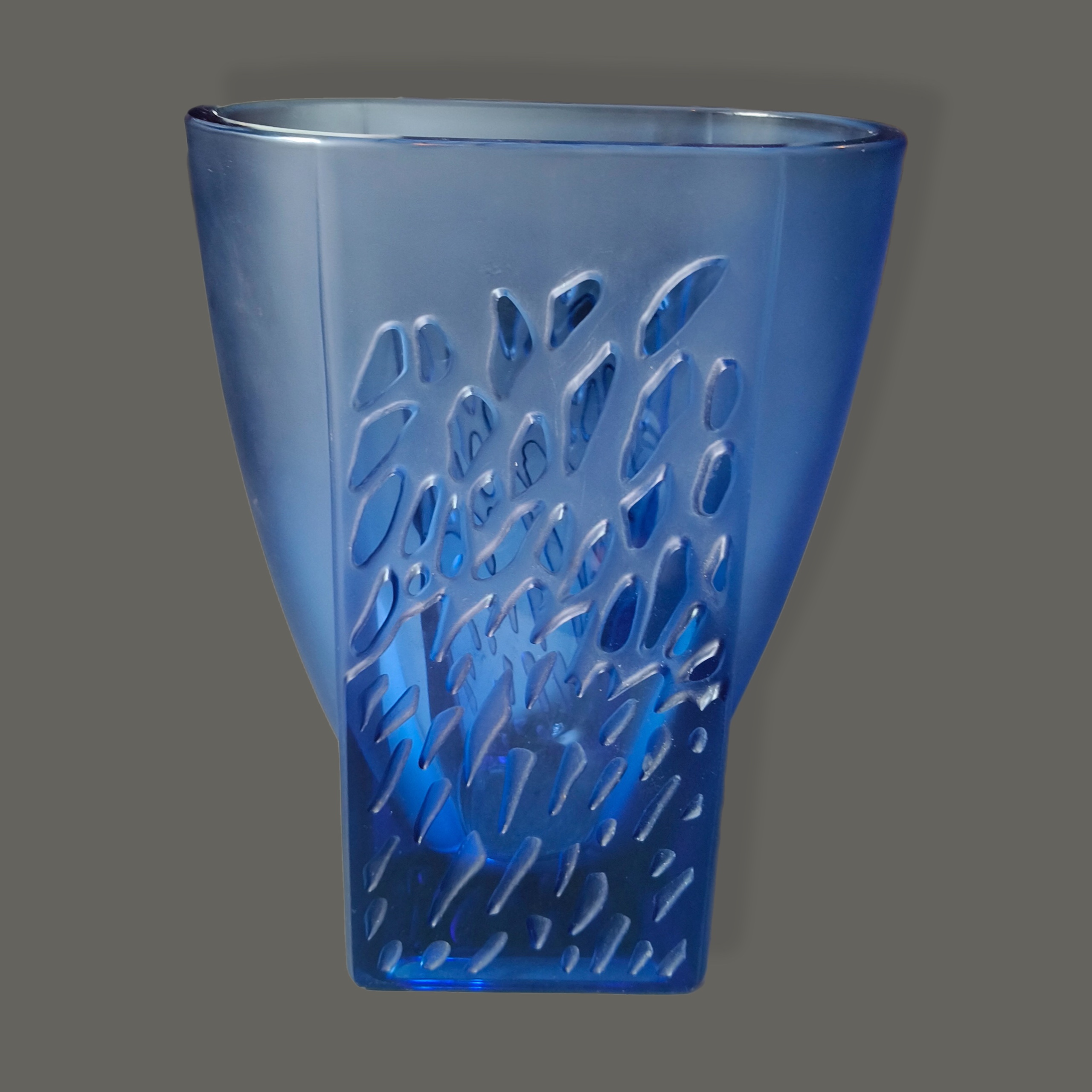 Alain Carré. Florero en cristal azul