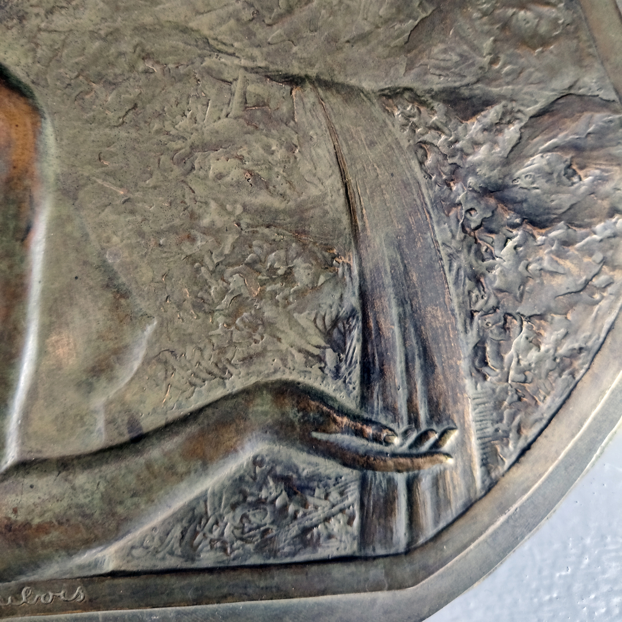 Fernand Dubois. Medallón con bañista en bronce
