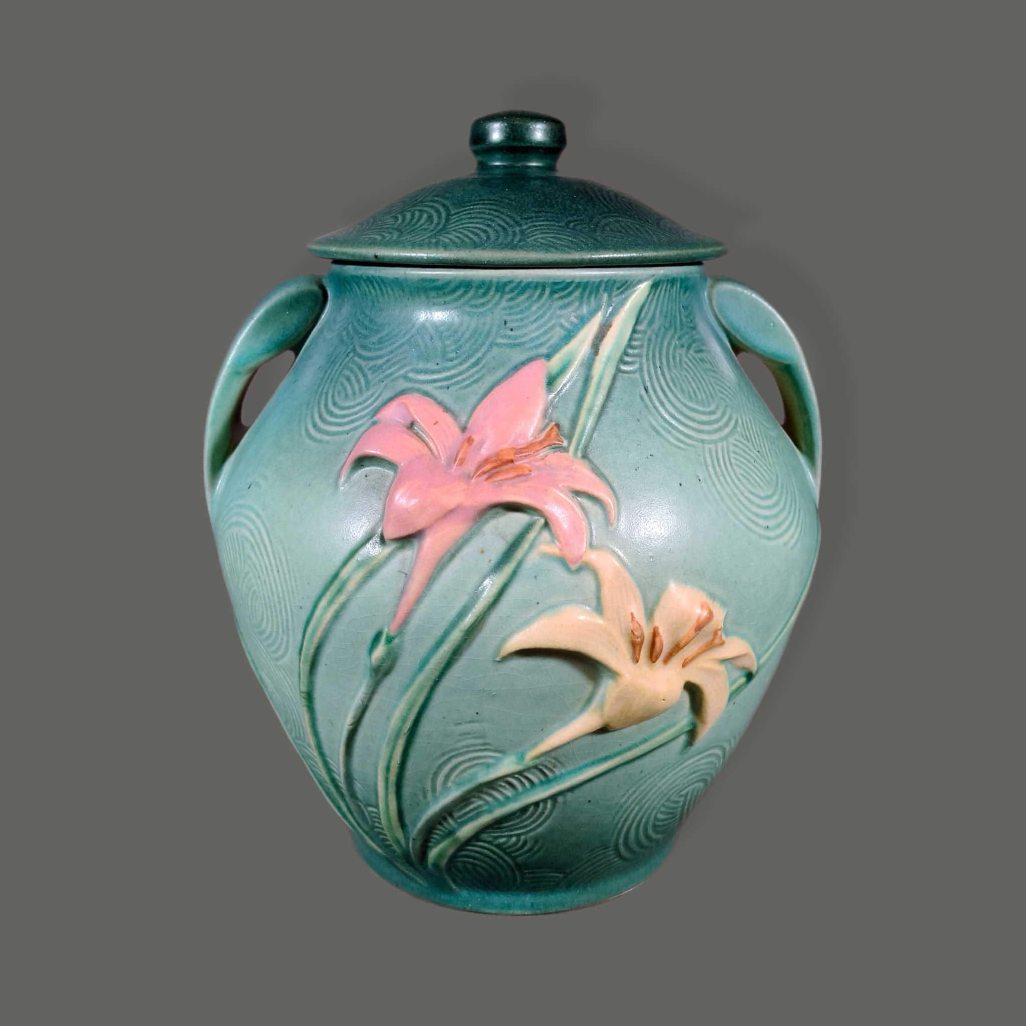 Roseville Pottery. Vasija en cerámica de alta temperatura de la línea Zephyr Lily en azul