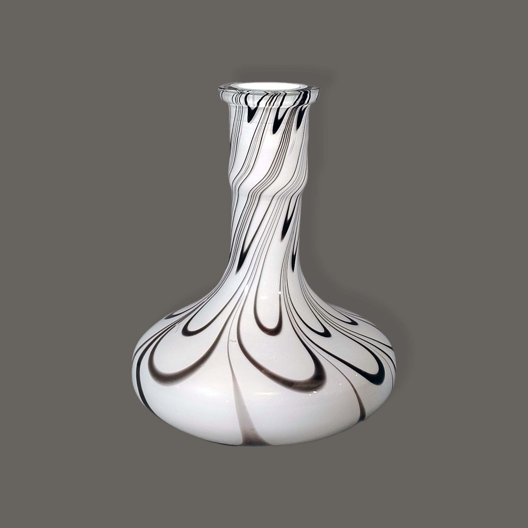 Florero de cristal contemporáneo en blanco con líneas onduladas negras