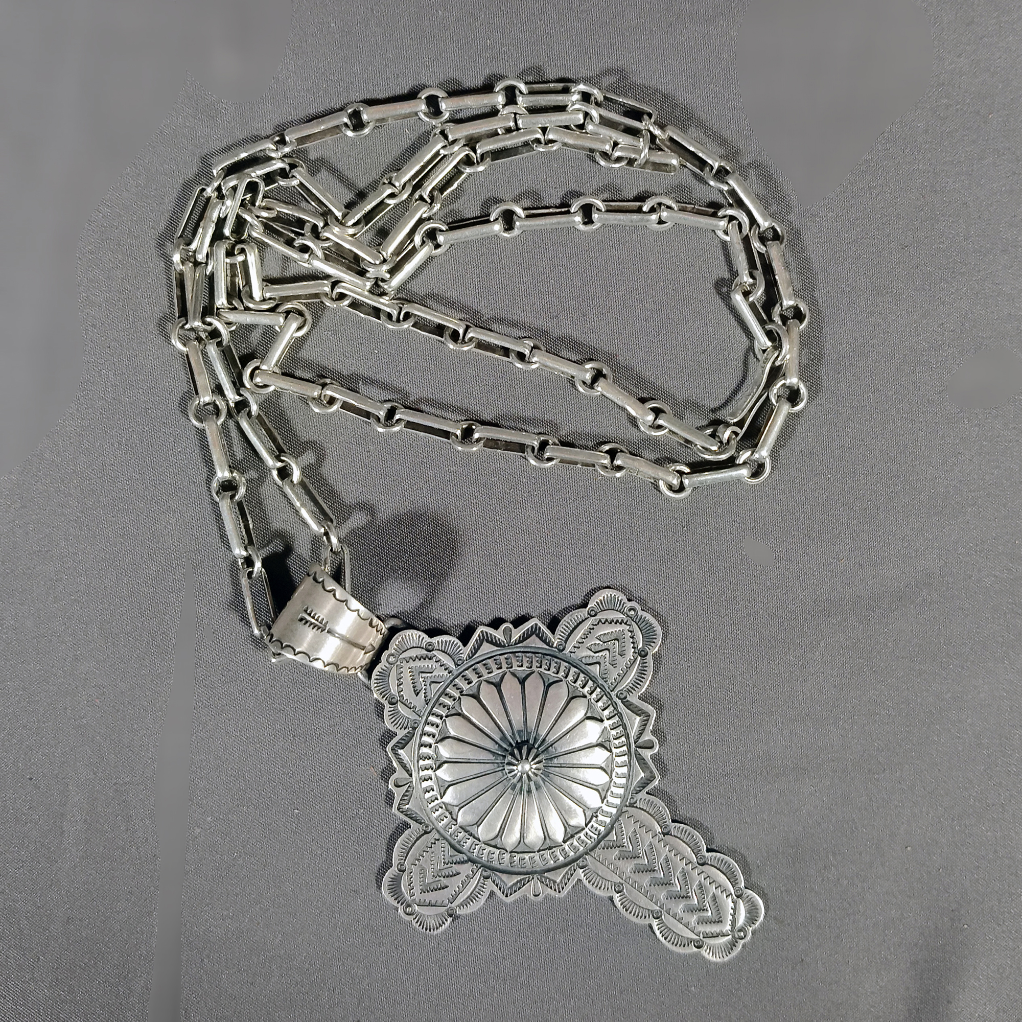 Collar con cruz Navajo en plata