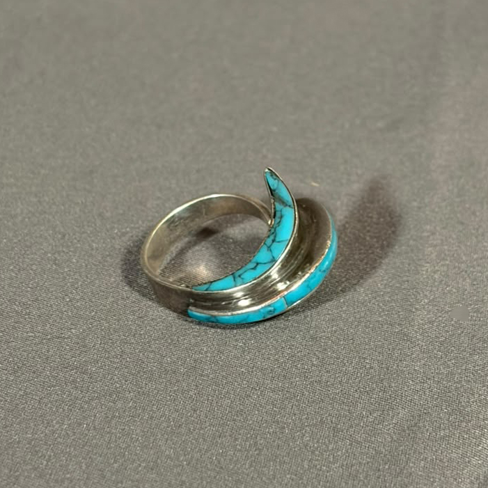 Anillo con turquesa en plata .925