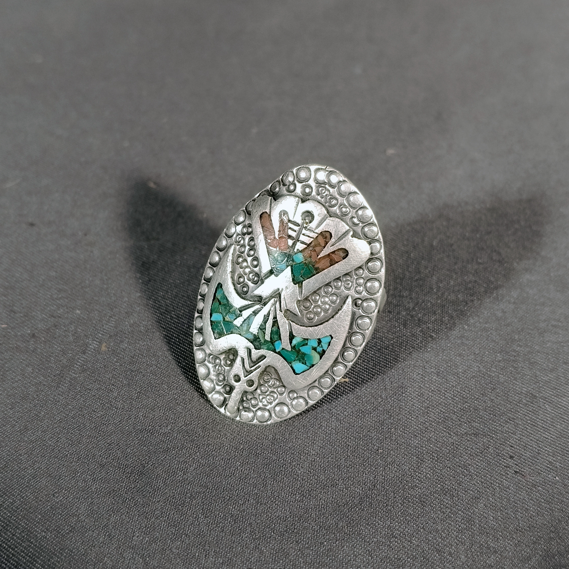 Charlie Singer. Anillo Navajo con turquesas en plata .925 con Peyote Thunderbird